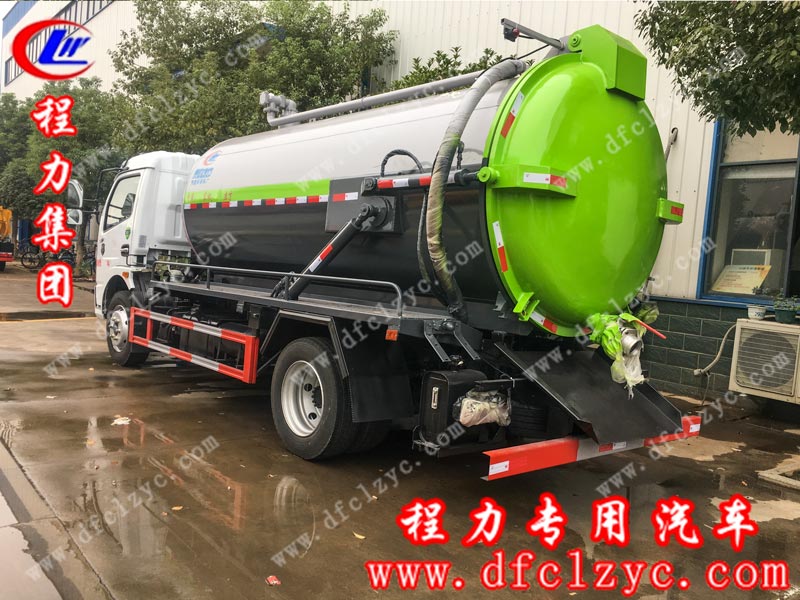 湖北程力集團生產(chǎn)的國六東風(fēng)大多利卡吸污車