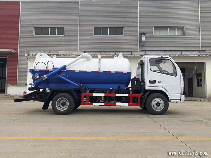 湖北程力集團4方東風(fēng)小多利卡吸污車