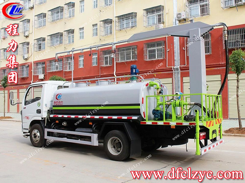 程力集團(tuán)車(chē)輛通過(guò)消毒車(chē)